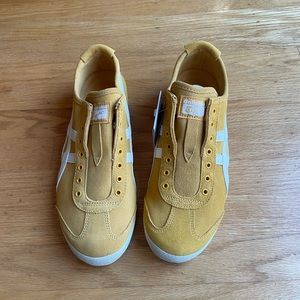 Onitsuka Tiger Mexico 66 Slip-on suede sneaker. Yellow. Size Men 8.